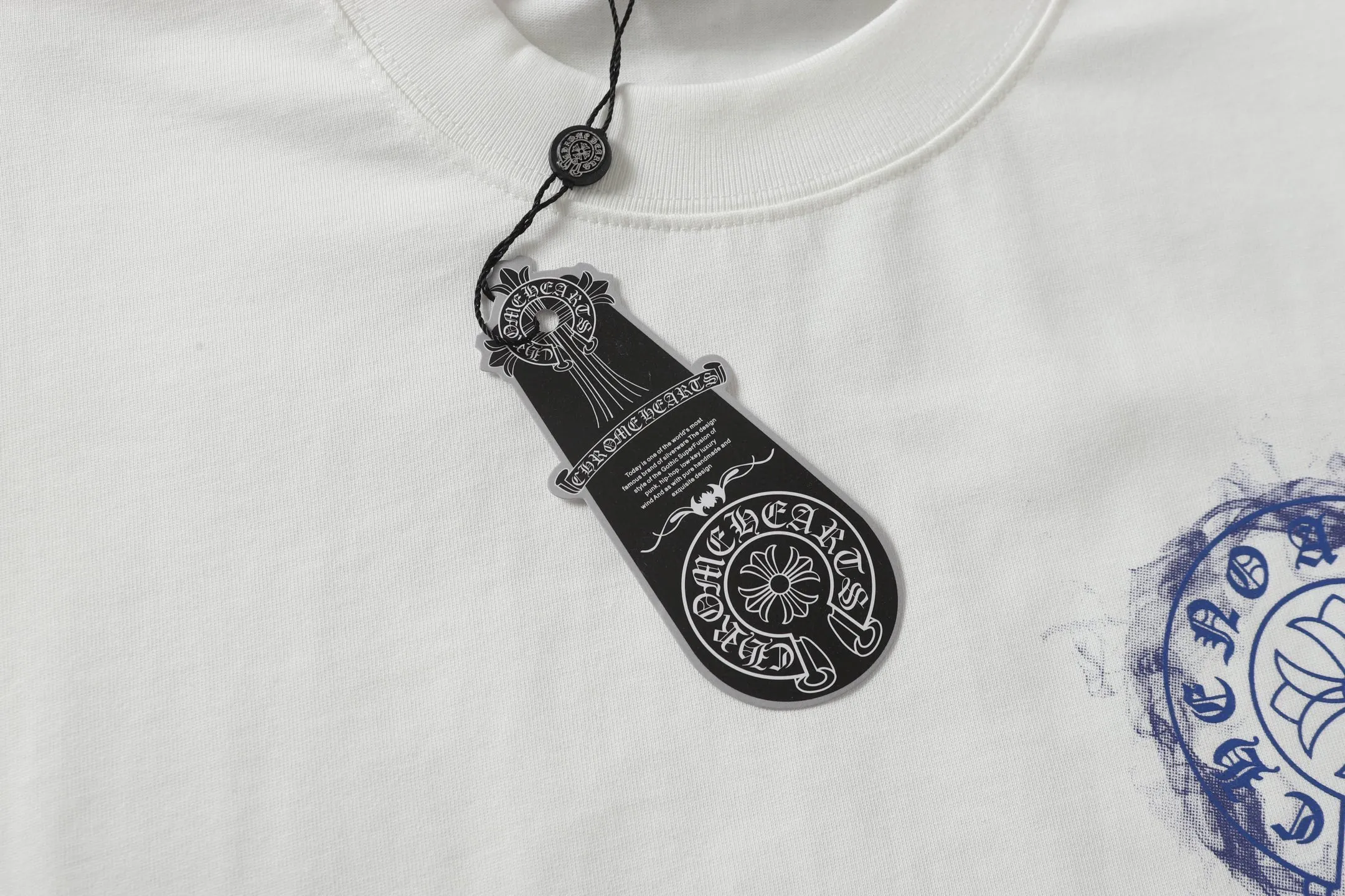 🅿️170 CH/Cro Heart 25ss front and back logo printed logo round neck short sleeves. Fabric: Made of 280g double yarn smooth fabric, high temperature pre-shrunk. The weight is up to 300g. It is equipped with 1x1 thread in the same cylinder. It is not easy to deform after repeated washing. Workmanship: positioning and cutting, oversize loose version, imported glue dot printing. Accessories: original supporting accessories. Color: black white Size: XS-L